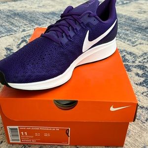 Brand New in the Box Nike Air Zoom Pegasus 35 TB Shoes Suns Purple size 11